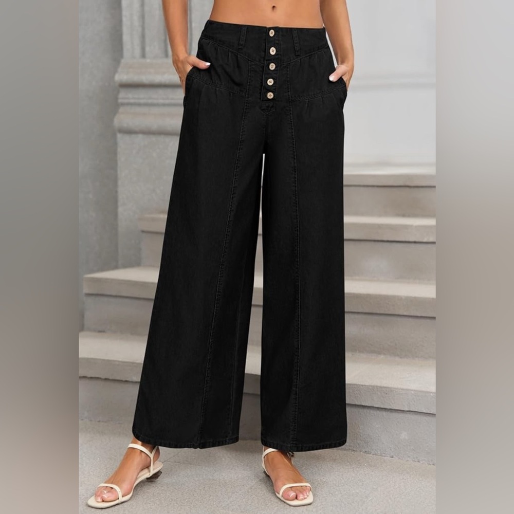 NWT Elegant Black Wide-Leg Jeans